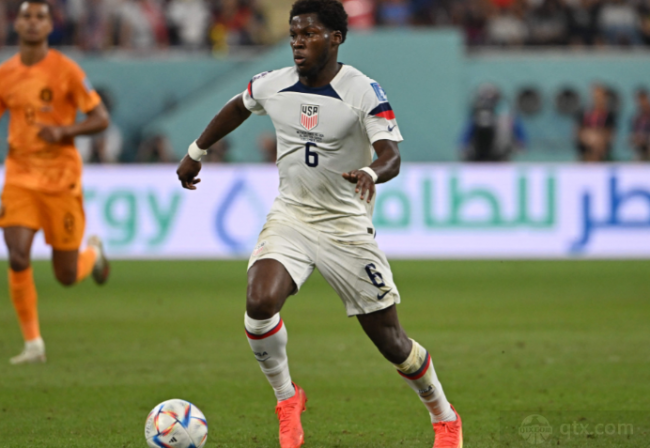 若塔在场上 若塔在场上